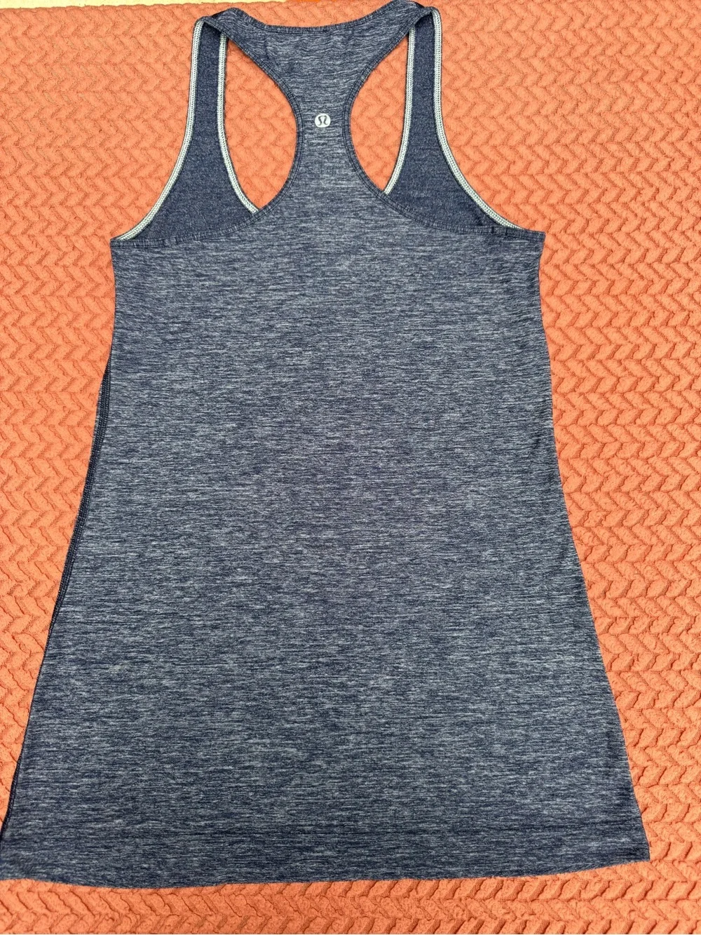 Lululemon lot of 5 tank tops size 6 all are in mint condition